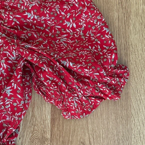 Hayden Red Floral Puff Sleeve Blouse - Picture 4 of 6